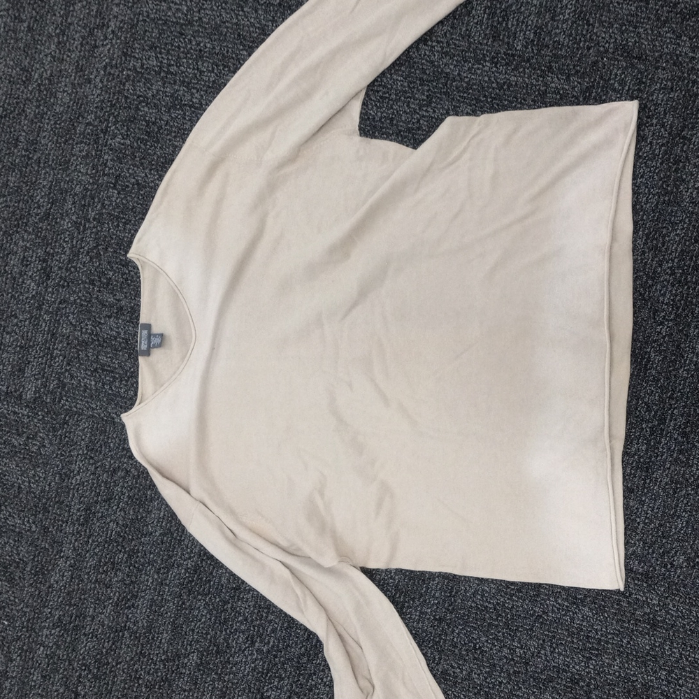 Kenneth Cole light weight V-Neck pullover
